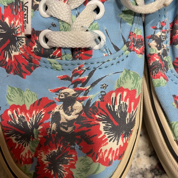 Women’s size 6.5 Star Wars Vans - Picture 3 of 8